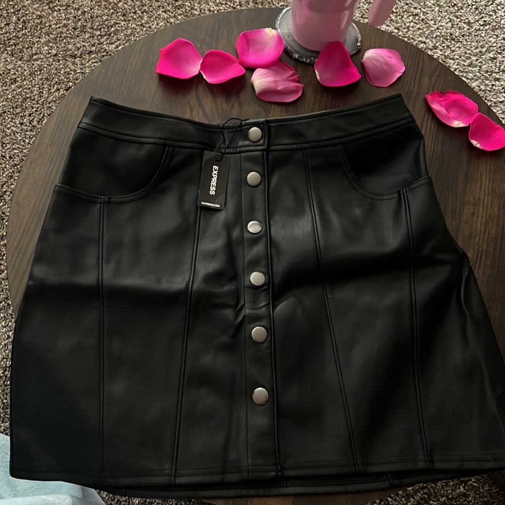 Express leather skirt